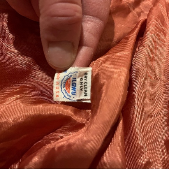 Vintage Women's Corduroy Blazer in salmon pink. Fits size Small - Picture 3 of 4